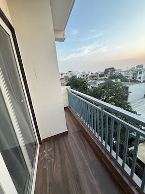 Balcony in 1 BHK Builder Floor at Sector 40 – for Rent