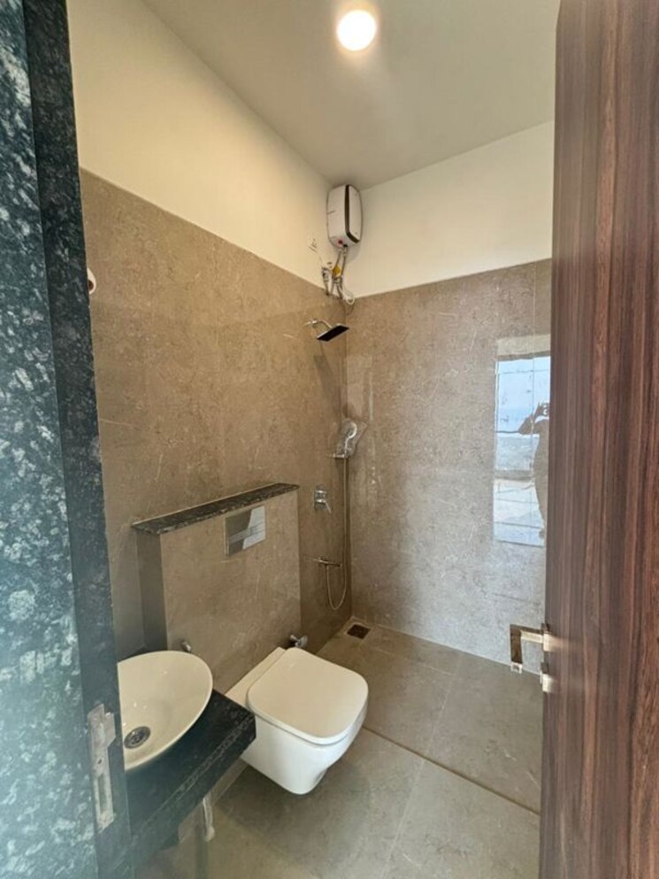 Bathroom, kl-astoria 4 Bedroom 1500 Sq.Ft. Apartment In Bandra West Mumbai 9734168