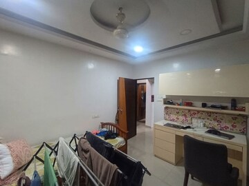Team Area in 2 BHK Apartment at Vashi Sector 28 – for Rent
