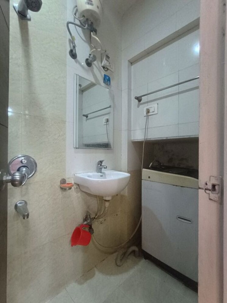 Bathroom, vashi sector 28 2 Bedroom 800 Sq.Ft. Apartment In Vashi Sector 28 Navi Mumbai 9733898