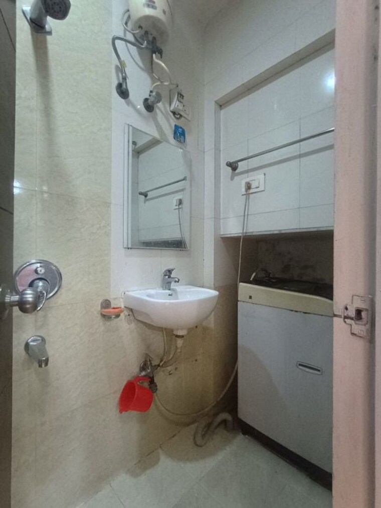 Bathroom, vashi sector 28 2 Bedroom 800 Sq.Ft. Apartment In Vashi Sector 28 Navi Mumbai 9733898