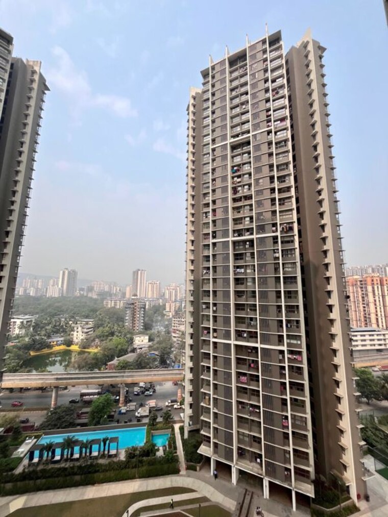 Exterior View, kalpataru-paramount-a 2 Bedroom 900 Sq.Ft. Apartment In Kapur Bawdi Thane 9734187