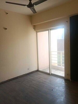 Room in 3 BHK Apartment at Paras Tierea, Sector 137 – for Sale