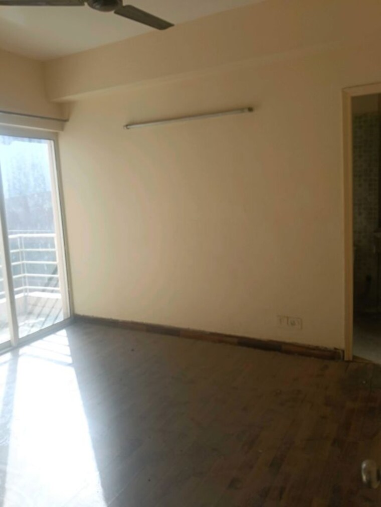 Room, paras-tierea 3 Bedroom 1265 Sq.Ft. Apartment In Sector 137 Noida 9734202