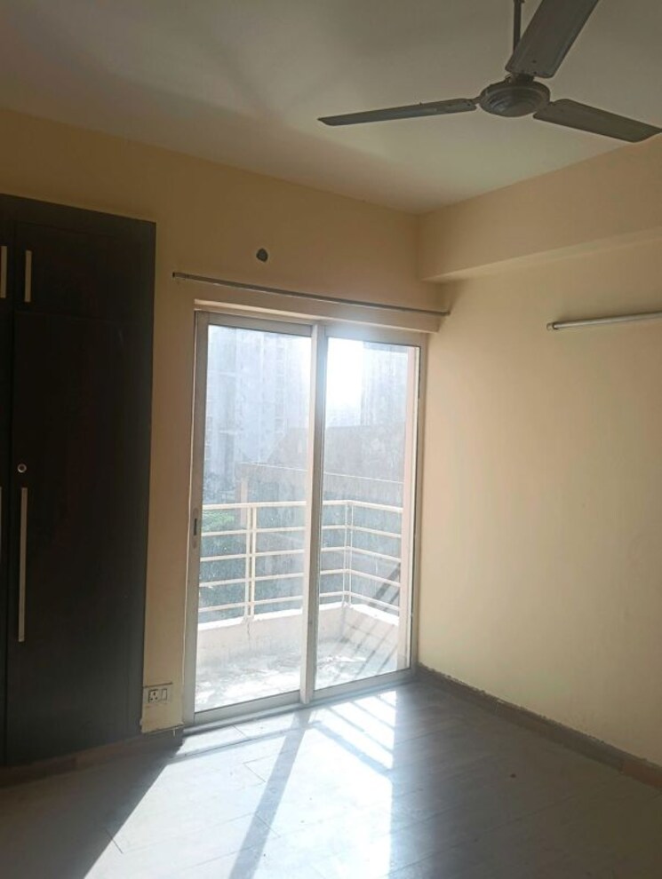 Room, paras-tierea 3 Bedroom 1265 Sq.Ft. Apartment In Sector 137 Noida 9734202