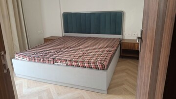 Bedroom in 1 BHK Builder Floor at Sector 38 – for Rent