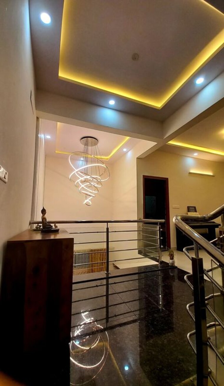 Gym, shivalik colony 3 Bedroom 1833 Sq.Ft. Builder Floor In Shivalik Colony Delhi 9734258
