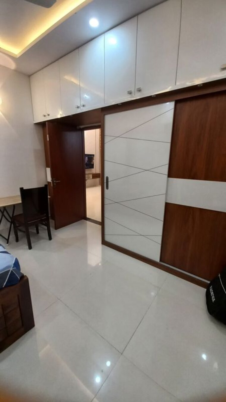 Room, shivalik colony 3 Bedroom 1851 Sq.Ft. Builder Floor In Shivalik Colony Delhi 9734315