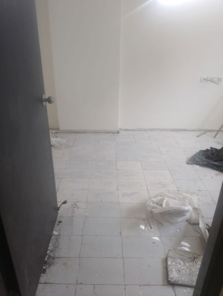 Bathroom, lodha-splendora 1 Bedroom 450 Sq.Ft. Apartment In Ghodbunder Road Thane 9734349