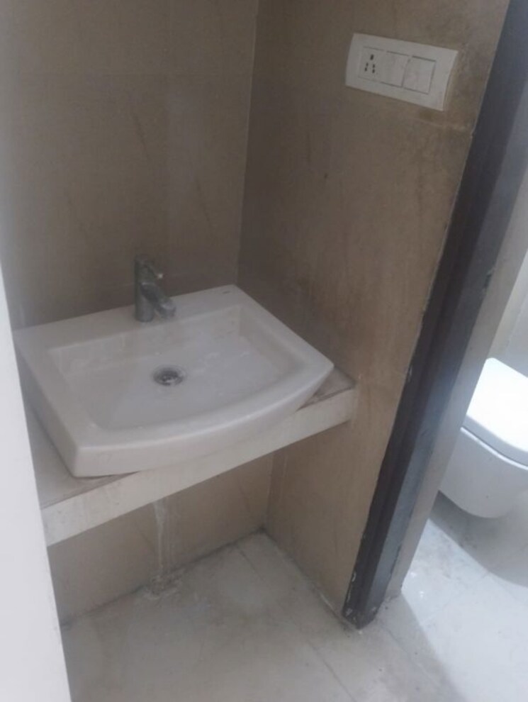 Bathroom, lodha-splendora 1 Bedroom 450 Sq.Ft. Apartment In Ghodbunder Road Thane 9734349