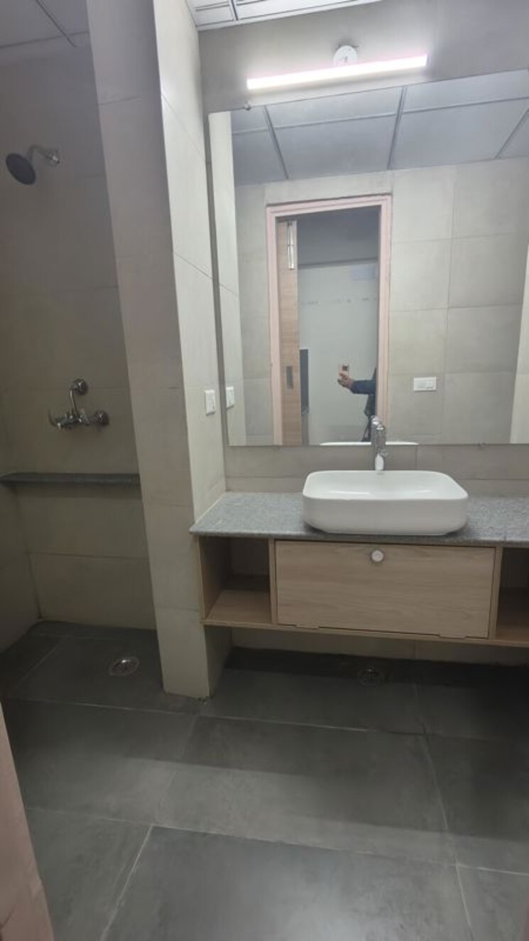 Bathroom, gaur-runway-suites Studio 460 Sq.Ft. Apartment In Gaur Yamuna City Greater Noida 9734366