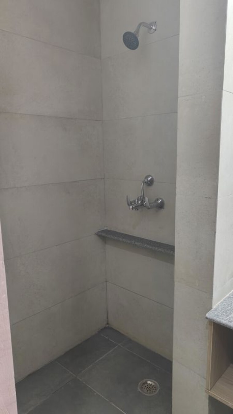 Bathroom, gaur-runway-suites Studio 460 Sq.Ft. Apartment In Gaur Yamuna City Greater Noida 9734366