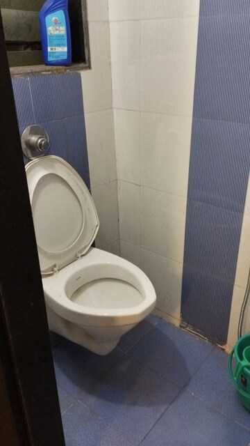 Bathroom in 1 BHK Apartment at United CHS, Agripada – for Sale