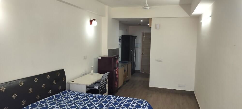 1 RkApartment For Rent in Gaur Runway Suites
