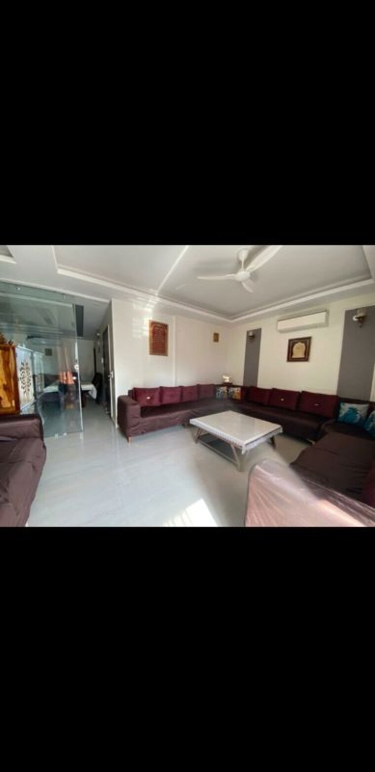 Master Bedroom, the-grand 3.5 Bedroom 300 Sq.Yd. Builder Floor In Sector 52 Gurgaon 9734699