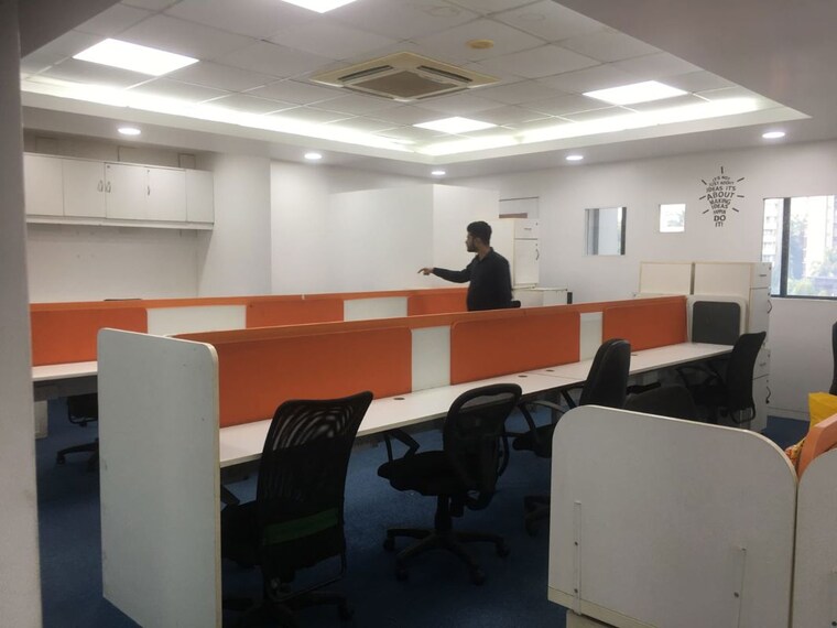 Team Area, andheri east Commercial Office Space 400 Sq.Ft. In Andheri East Mumbai 9734690