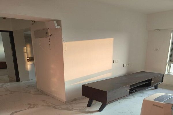 1 BHK +  450 Sq.Ft. Apartment in Blumen Apartments