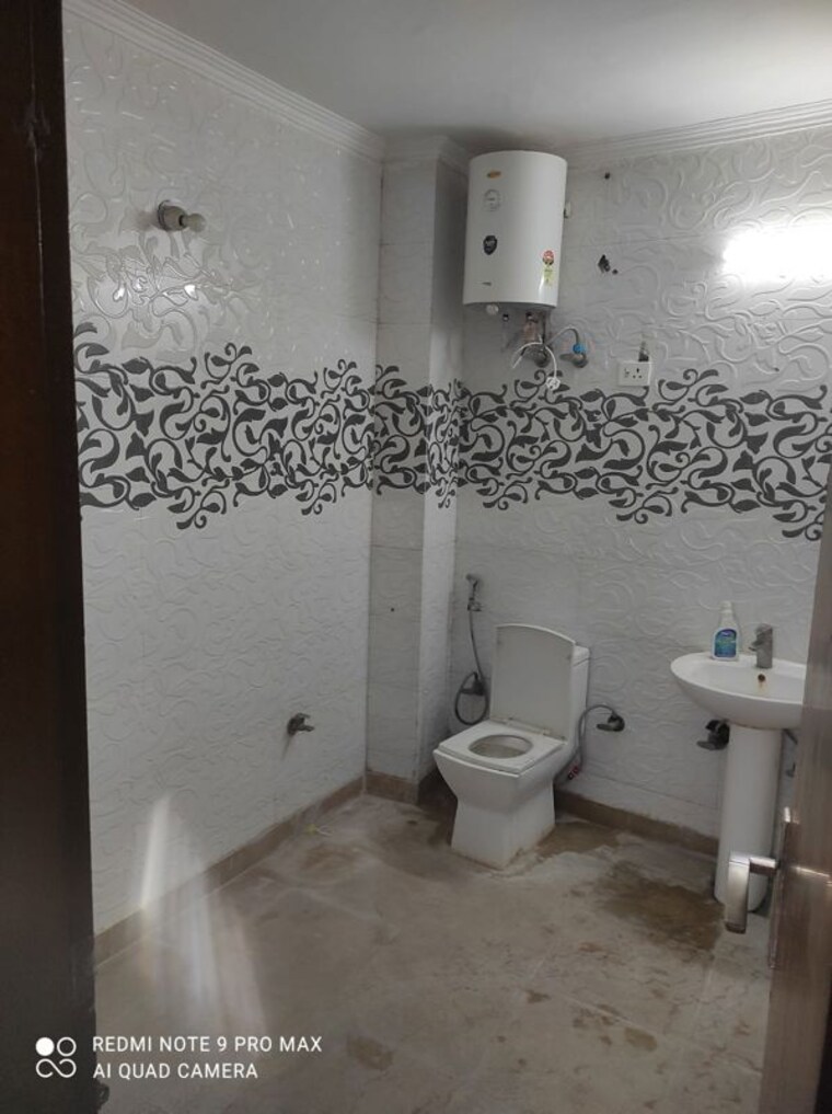 Bathroom, saket 3 Bedroom 1800 Sq.Ft. Builder Floor In Saket Delhi 9734756