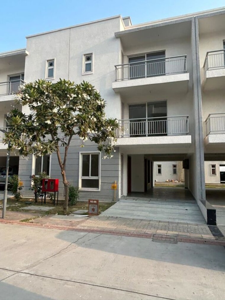 Exterior View, godrej-golf-links-crest 4 Bedroom 3068 Sq.Ft. Villa In Sector 27 Yamuna Expressway Greater Noida 9734784