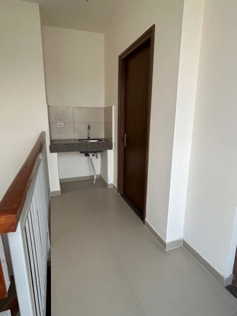 Balcony, godrej-golf-links-crest 4 Bedroom 3068 Sq.Ft. Villa In Sector 27 Yamuna Expressway Greater Noida 9734784