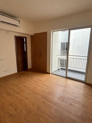 Room in 4 BHK Villa at Godrej Golf Links Crest, Sector 27 Yamuna Expressway – for Rent