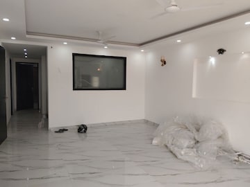 Room in 3 BHK Builder Floor at Saket – for Rent