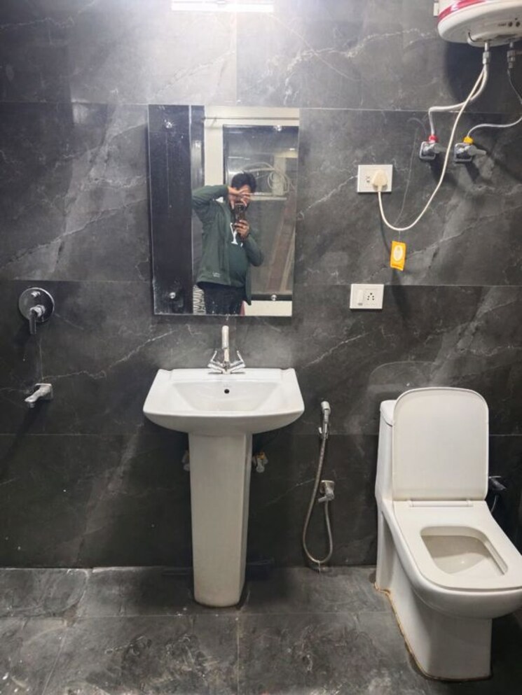 Attached Bathroom, saket 3 Bedroom 1600 Sq.Ft. Builder Floor In Saket Delhi 9734829