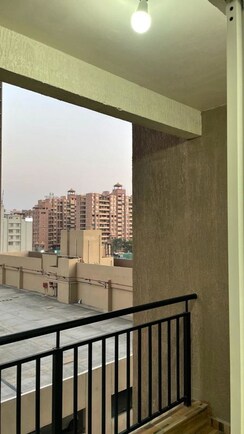 2 BHK + Servant Room Apartment For Sale in Kolte Patil R1 Life Republic