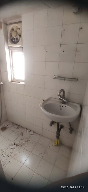 Bathroom in 3 BHK Apartment at Harbour Heights, Colaba – for Rent