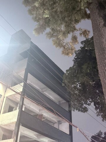  Showroom For Rent in Rajpur Road