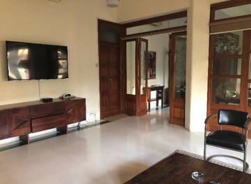 Room in 3 BHK Apartment at Colaba Court, Colaba – for Rent