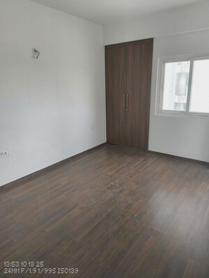 Room in 2 BHK Apartment at Ajnara Panorama Facing F1, Sector 22 Yamuna Expressway – for Rent