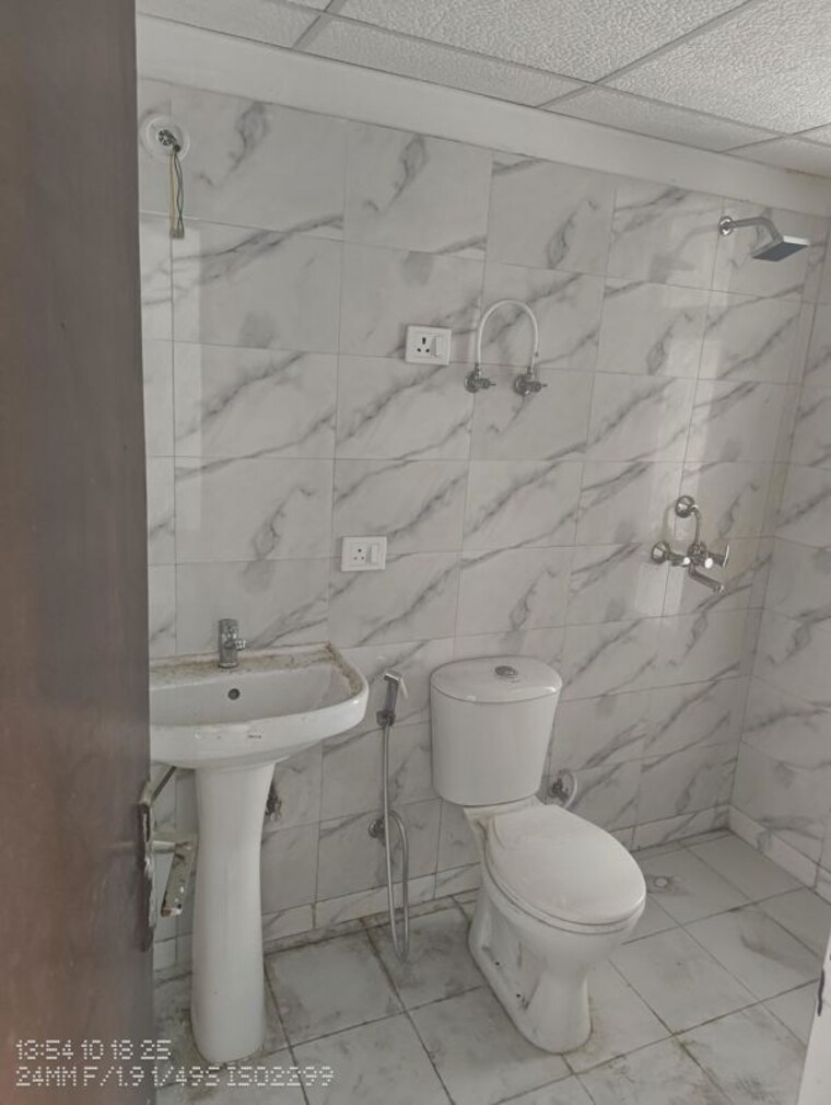 Bathroom, ajnara-panorama-facing-f1 2 Bedroom 1155 Sq.Ft. Apartment In Sector 22 Yamuna Expressway Greater Noida 9734865