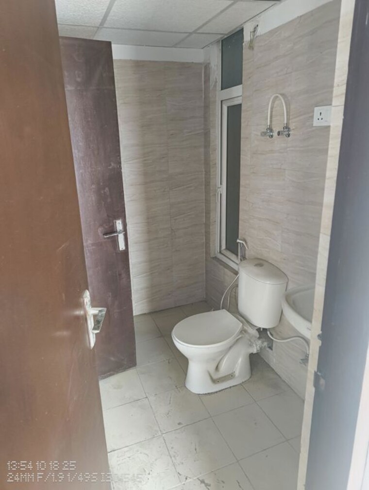 Bathroom, ajnara-panorama-facing-f1 2 Bedroom 1155 Sq.Ft. Apartment In Sector 22 Yamuna Expressway Greater Noida 9734865
