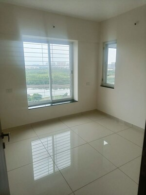 Room in 2 BHK Apartment at Yashwin Orizzonte Phase 2, Kharadi – for Sale