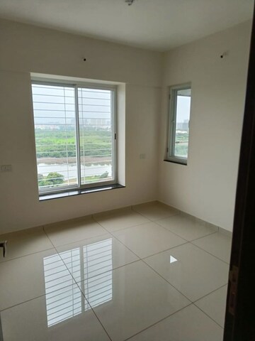 Room in 2 BHK Apartment at Yashwin Orizzonte Phase 2, Kharadi – for Sale