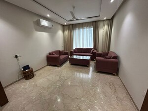 Living Room in 3 BHK Independent House at Sector 34 – for Rent