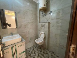 Bathroom in 1 BHK Builder Floor at Saket – for Rent