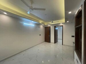 Room in 1 BHK Builder Floor at Saket – for Rent