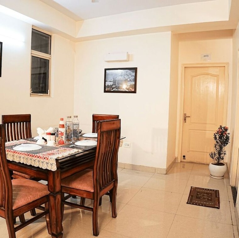 Dining area, gomti nagar Pg For Girls In Gomti Nagar 9735566
