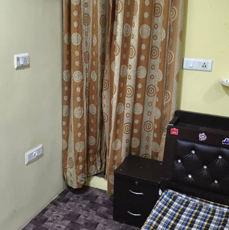 Bedroom, gomti nagar Pg For Girls In Gomti Nagar 9735578