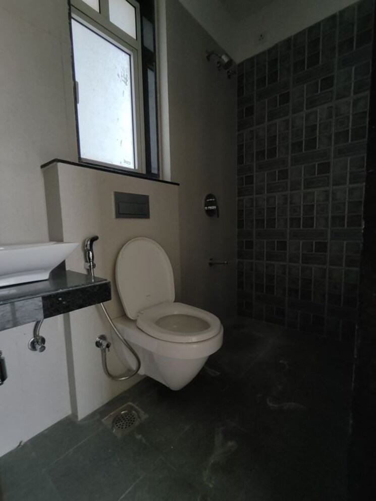 Bathroom, sheth-zuri 3 Bedroom 790 Sq.Ft. Apartment In Laxmi Nagar Thane 9735649