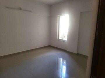 Room in 2 BHK Apartment at Cleveland Park, Mohammadwadi – for Rent