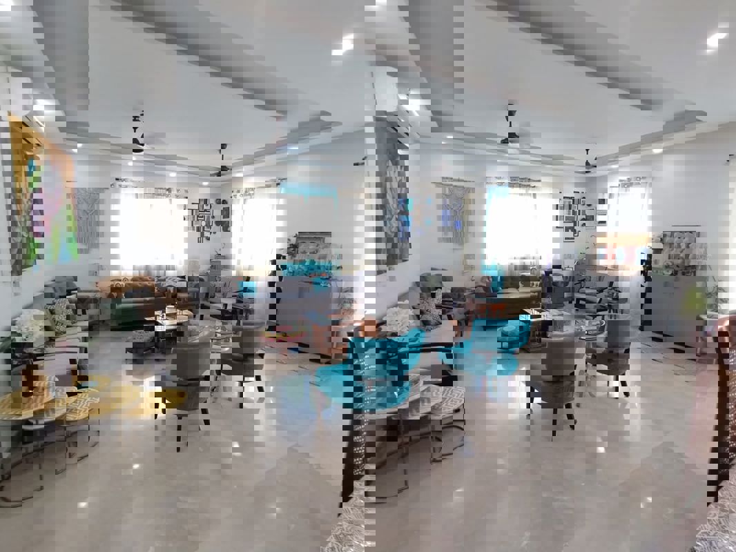 4 BHK + Servant Room,Extra Room Apartment For Rent in 3C Lotus 300