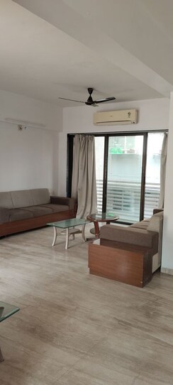 4 BHK + Servant Room,Extra Room Builder Floor For Sale in Vastrapur