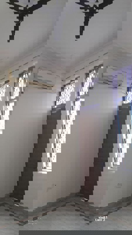 3 BHK + Pooja Room Builder Floor For Rent in Unitech South City II