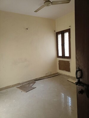 Room in 2 BHK Apartment at Patparganj – for Rent