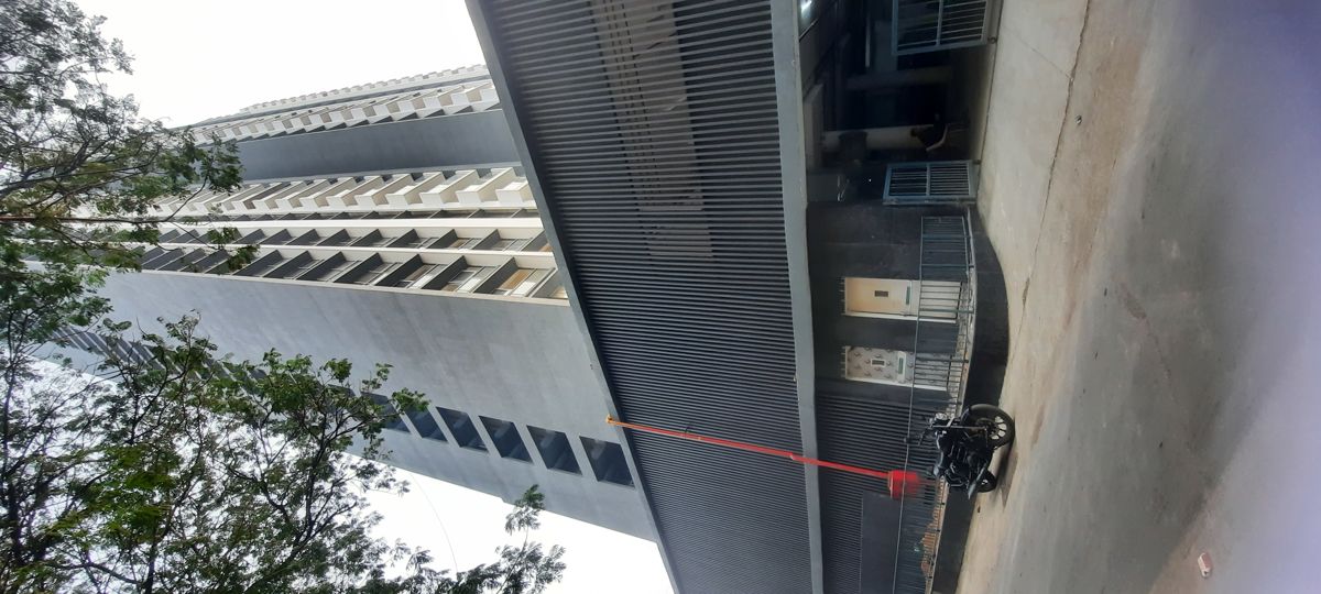 5 BHK + Pooja Room,Servant Room,Study Room,Extra Room Apartment For Sale in Sheth 72 West