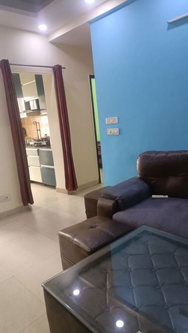 Living Room, aims-golf-avenue-ii 2 Bedroom 930 Sq.Ft. Apartment In Sector 75 Noida 9735948