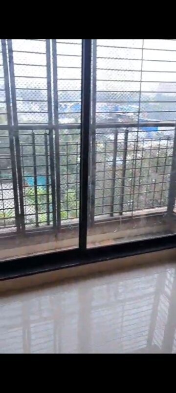 Room in 2 BHK Apartment at Kohinoor City Phase III, Kurla West – for Rent